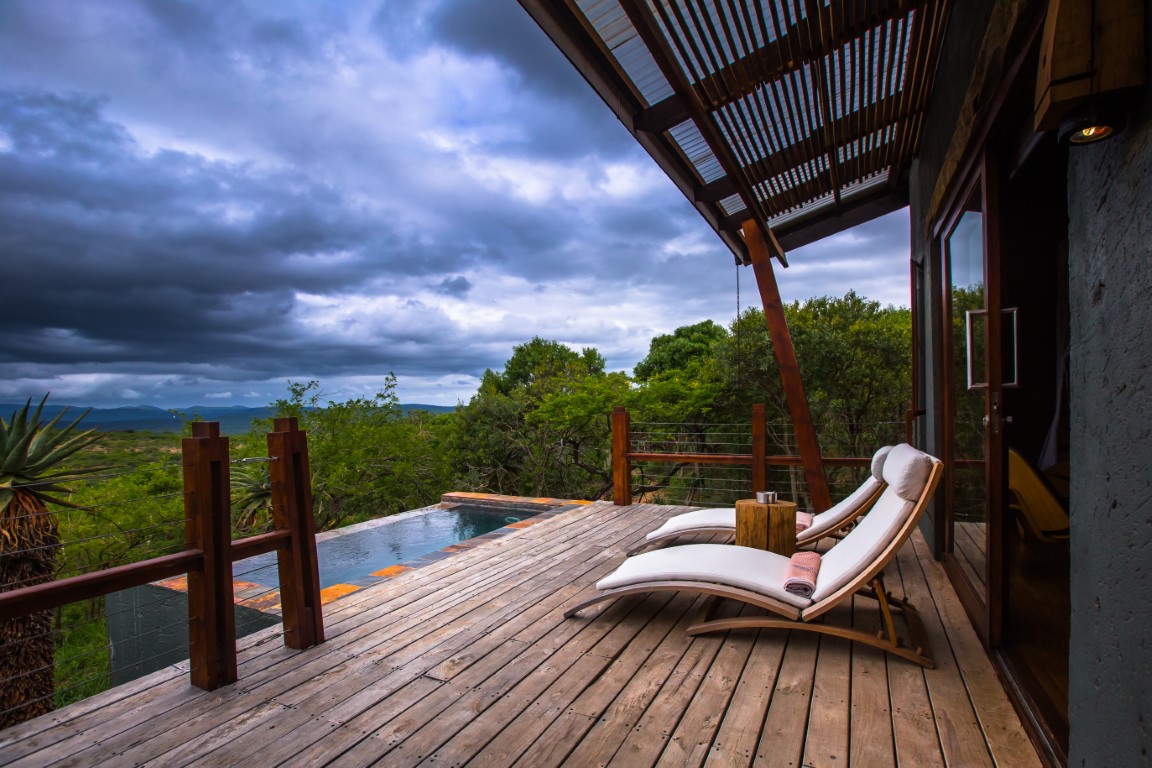 Honeymoon bush villa private pool and deck